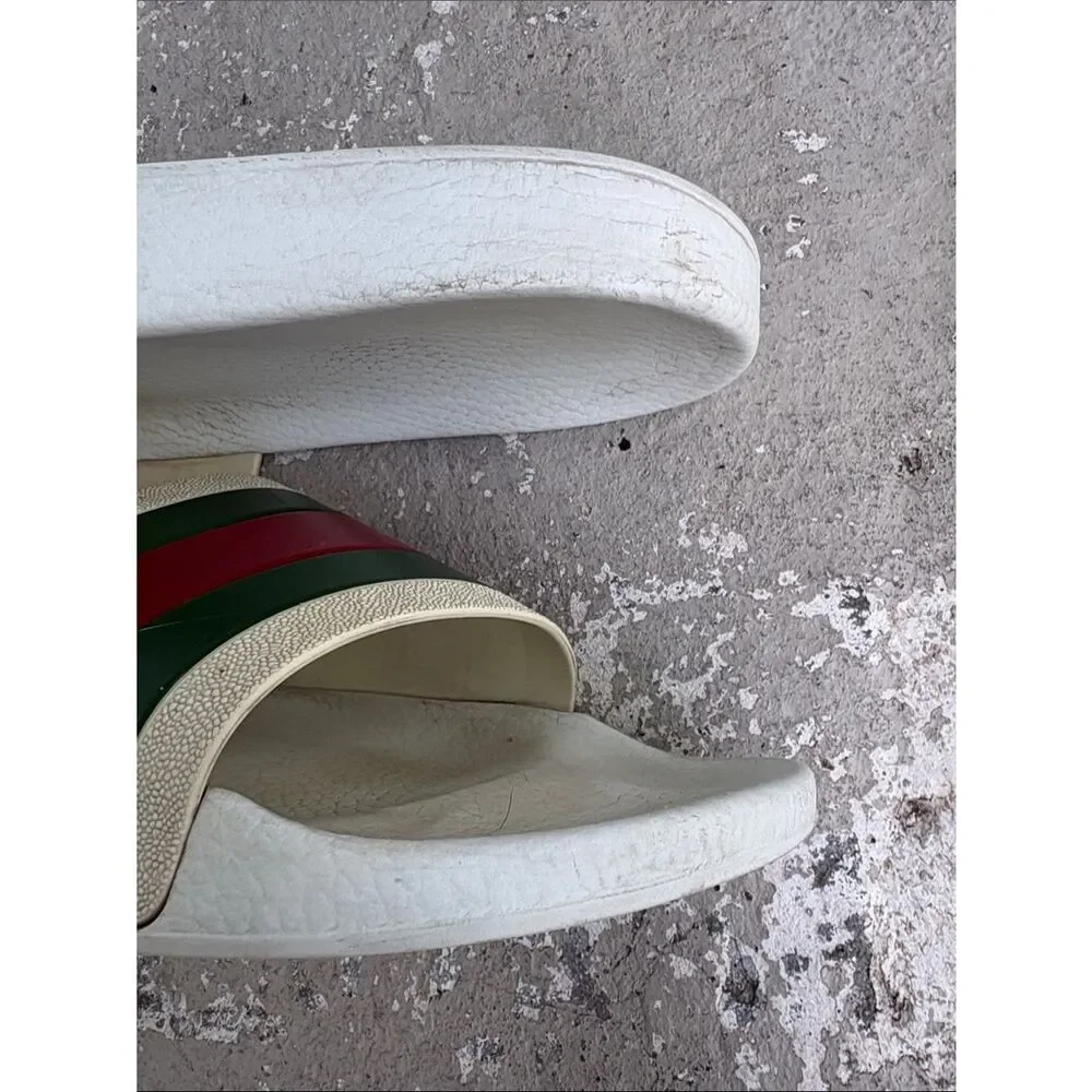 Gucci white 72 pool slides
